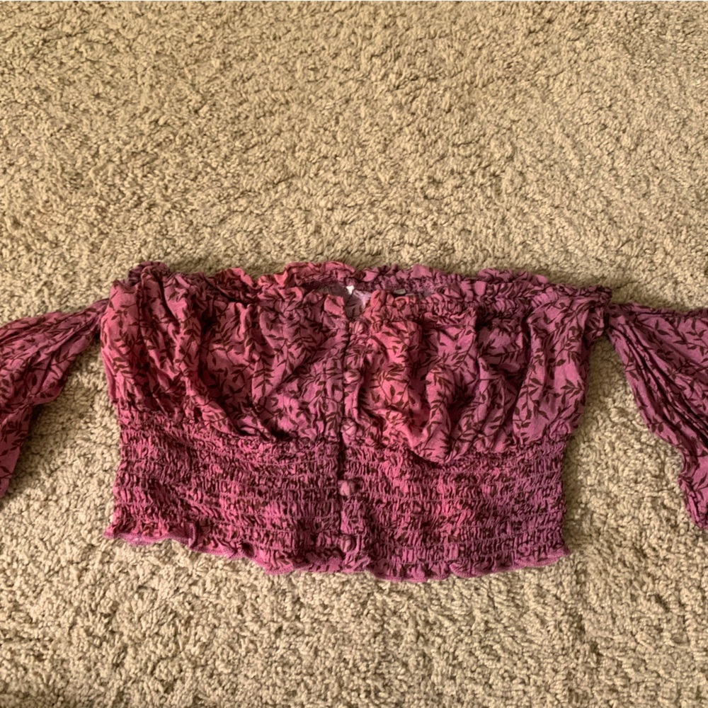 Off the shoulder comfy top with bottons